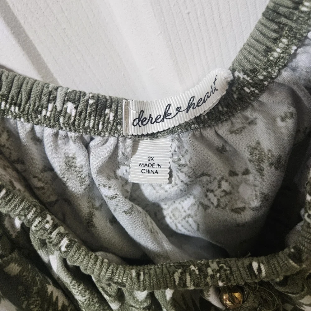 2X Derek Heart Olive and White Patterned Romper - Picture 2 of 3